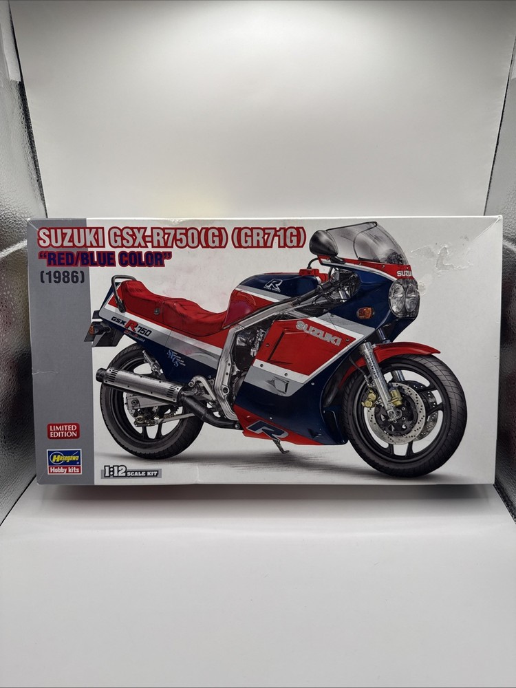 Hasegawa 21741 1/12 Scale Model Motorcycle Kit Suzuki GSX-R750(G) GR71G 1986