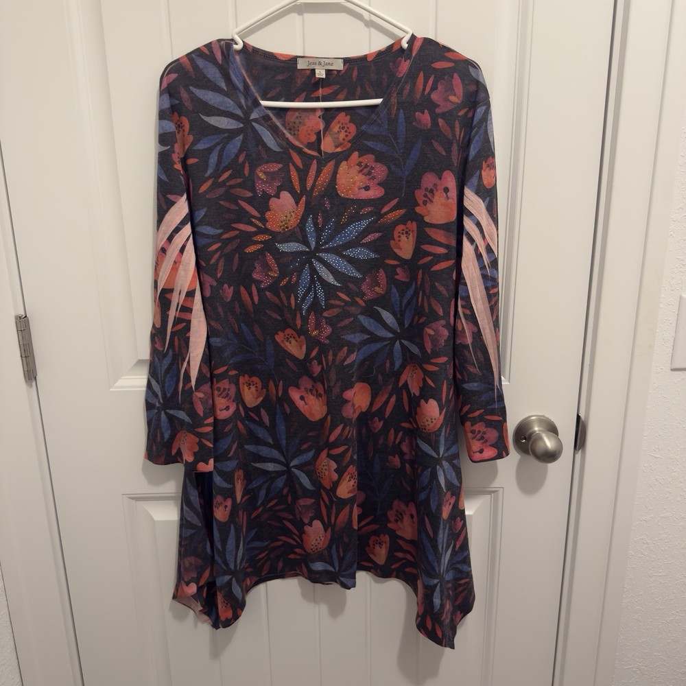 Jess & Jane Women’s Colorful Floral Beaded Long Top Size Large