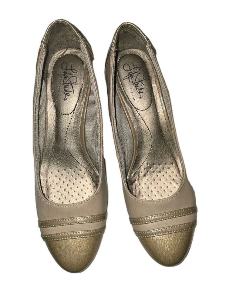 Life Stride Soft System Flex women's  Beige dress wedge slip-on shoes size 8M