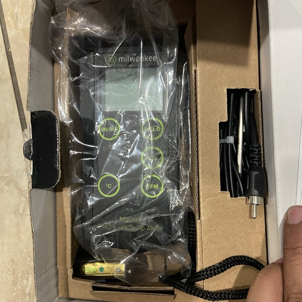 Milwaukee MW102 PRO+ 2-in-1 pH and Temperature Meter with ATC