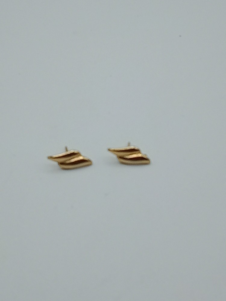 gold tone earrings