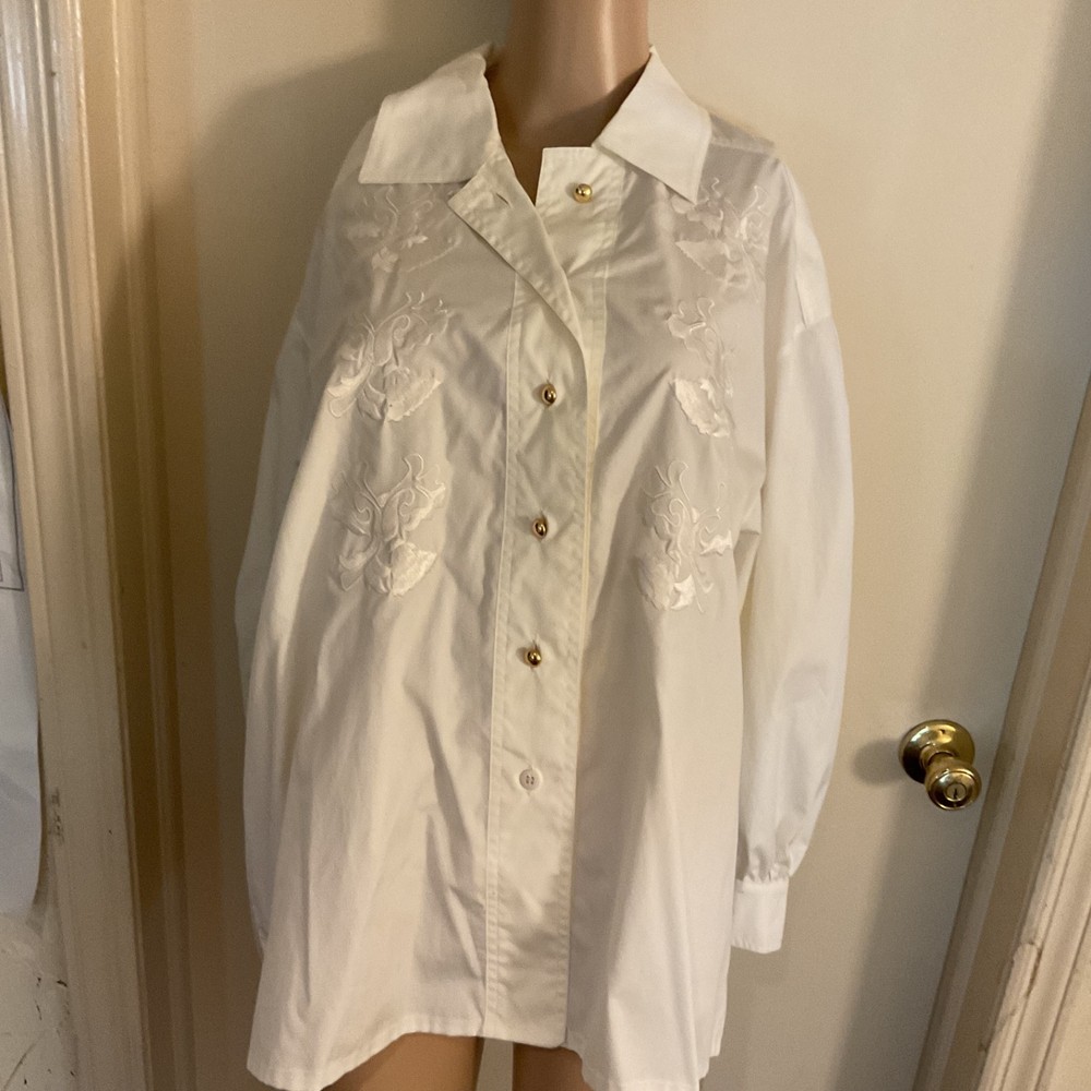 ESCADA white silk blouse with tone-on-tone design size 42 new