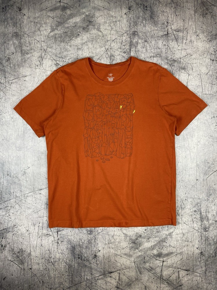 Arc'teryx Men's Orange Graphic T-Shirt Stylized Mountains Logo Climbing Size L