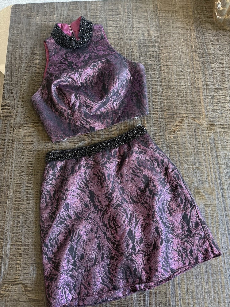 SHERRI HILL Purple/ Black Metallic  Two-Piece Beaded homecoming  Dress  Size 4