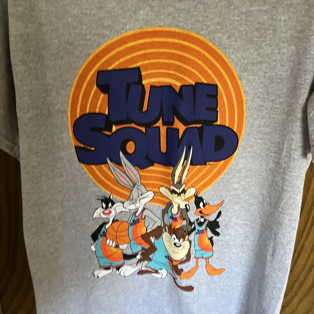 Space Jam Tune Squad Gray Graphic T-shirt Size M Cartoon Movie Bugs Bunny