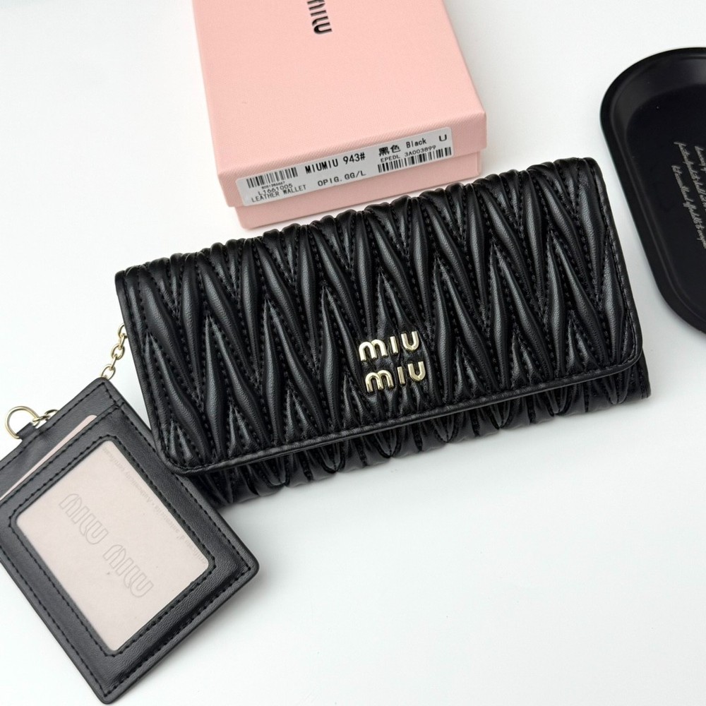 MIU MIU 943 Matelassé Leather Long Wallet Black