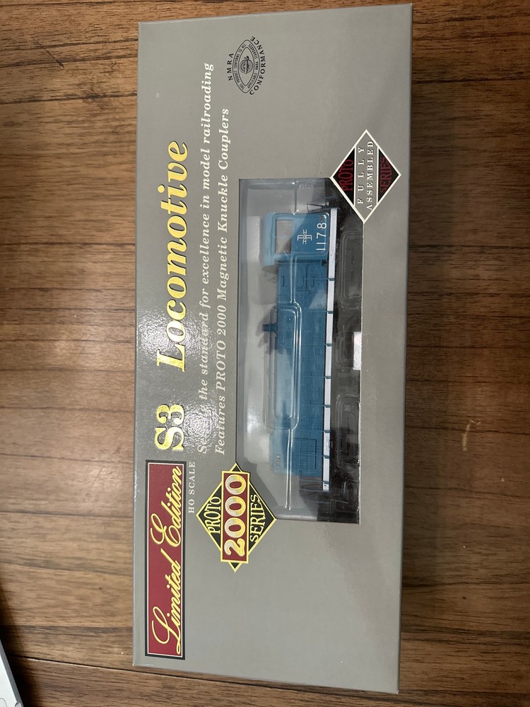 PROTO 2000 HO-Scale - S3 Locomotive - Boston and Maine - No. 1178 - 31091 - DC/D