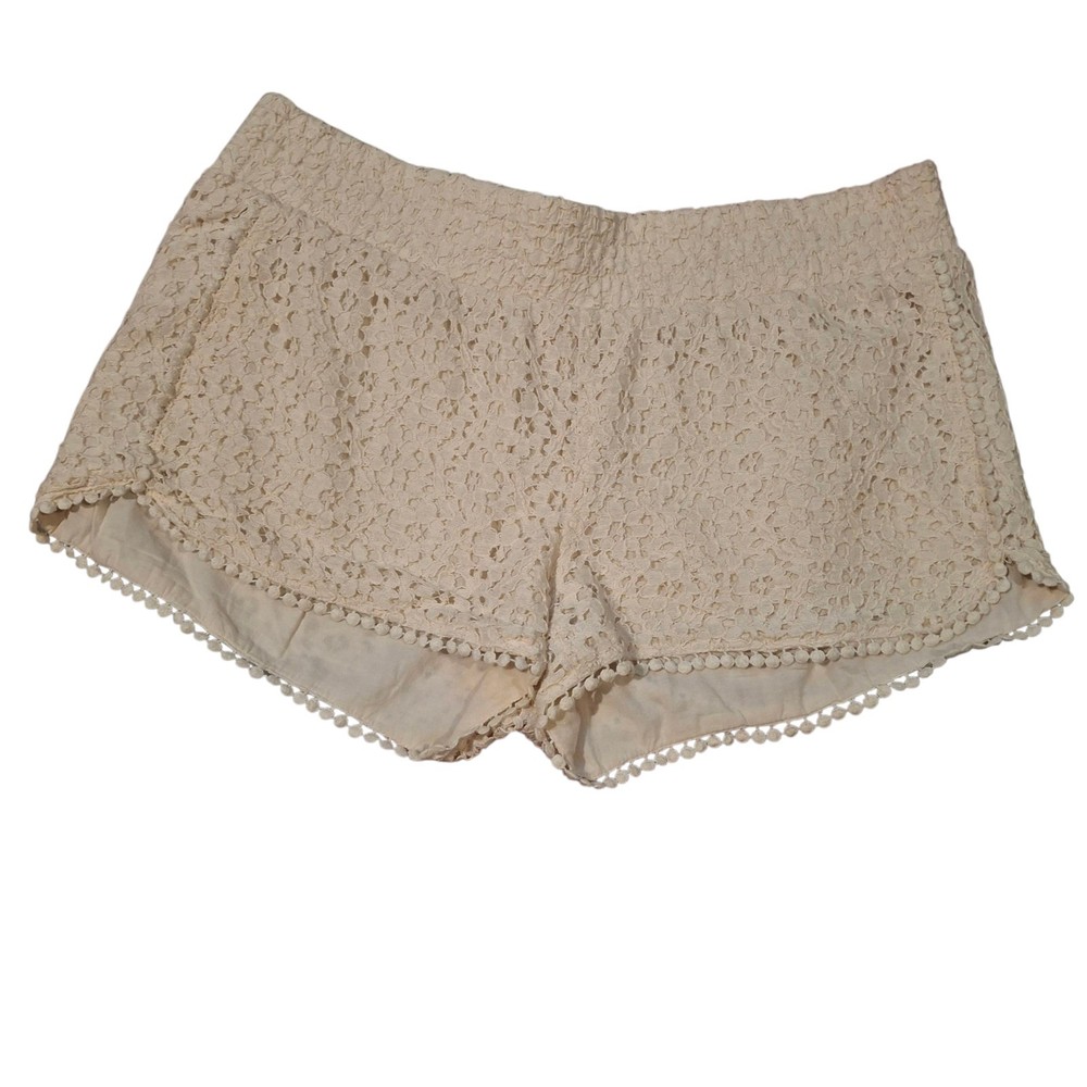Tinseltown Lace Shorts Size Large White Lace Pull On Lined Stretch Women’s