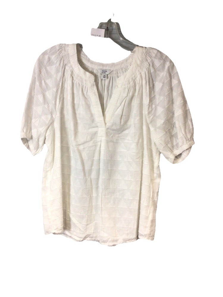 Crown & Ivy Petite Small White Geometric Print Short Sleeve Blouse