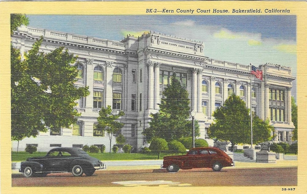 Vintage California Linen Postcard Bakersfield Kern County Court House Old Cars