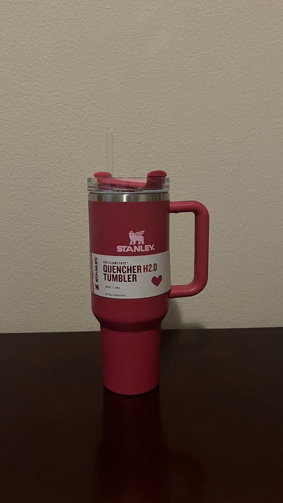 Stanley Valentine’s Day Heart 40 oz Cosmo PINK