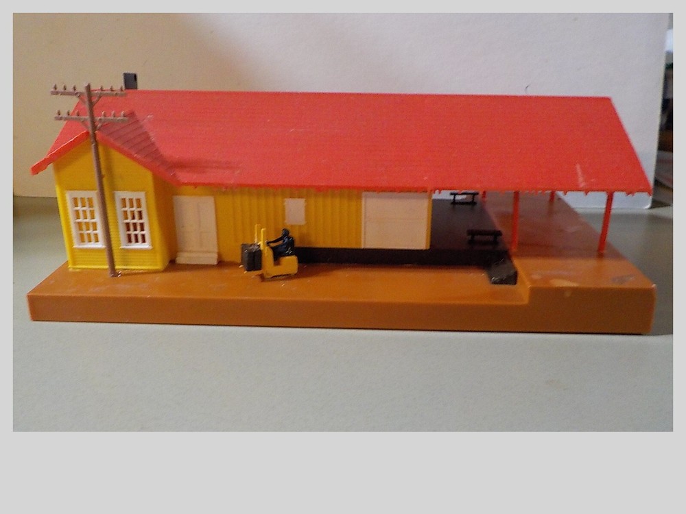 HO Vintage Bachmann  Grovemont Train Station Some Detailing