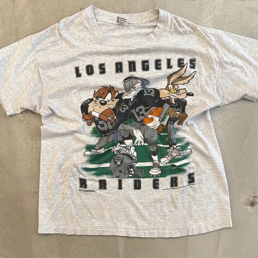 Los Angeles Raiders Looney Tunes Graphic T shirt Football team vtg HN1220