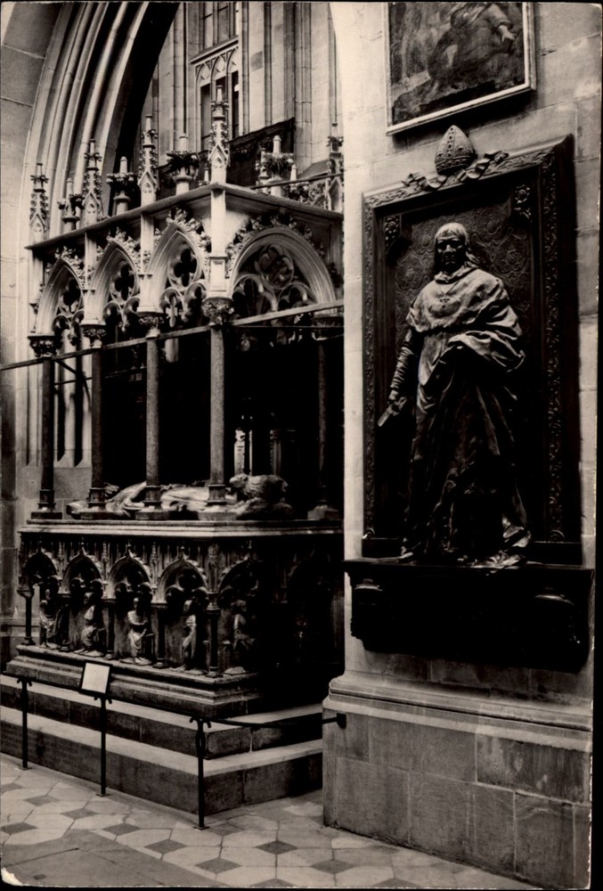 RPPC Krakow Cathedral Tomb vintage postcard r686