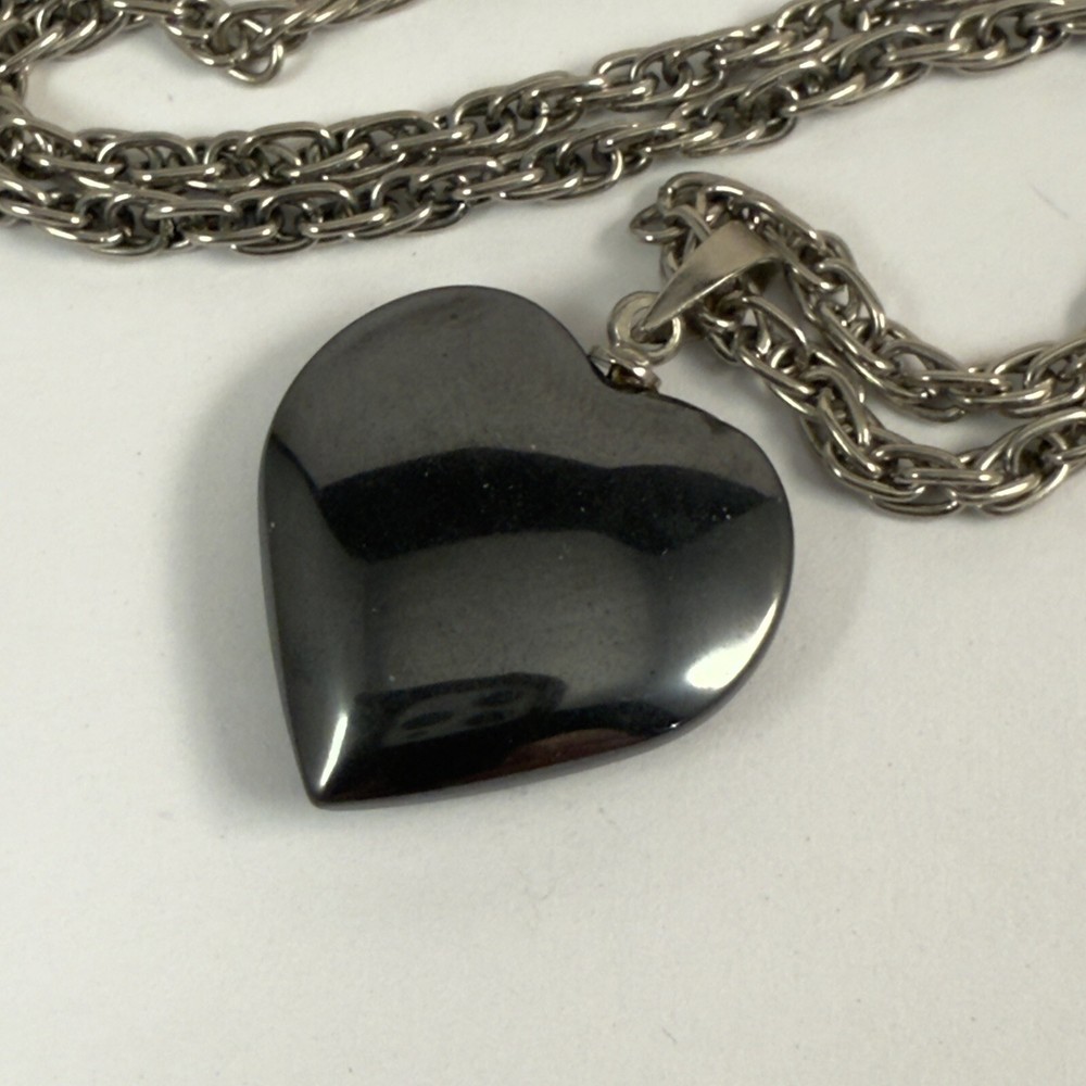 Vintage Hematite Heart Pendant Silver Tone Chain Necklace 23