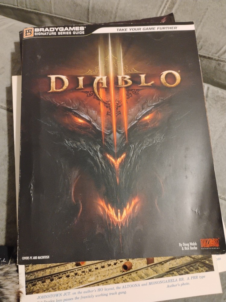 Diablo III Signature Series Guide by BradyGames Staff (2012, Trade Paperback)