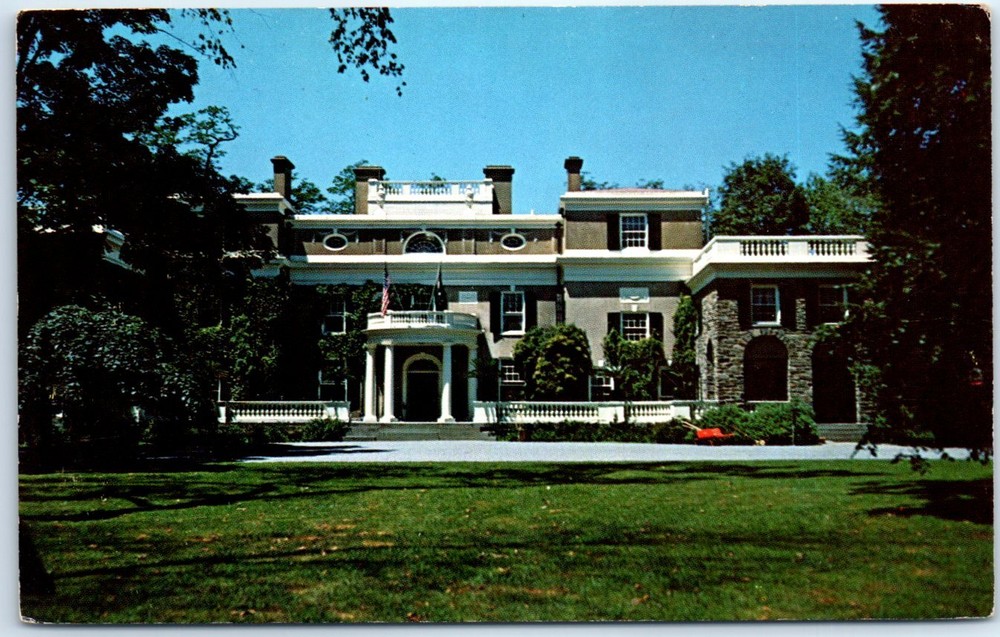 Postcard - The Home Of Franklin D. Roosevelt - Hyde Park, New York
