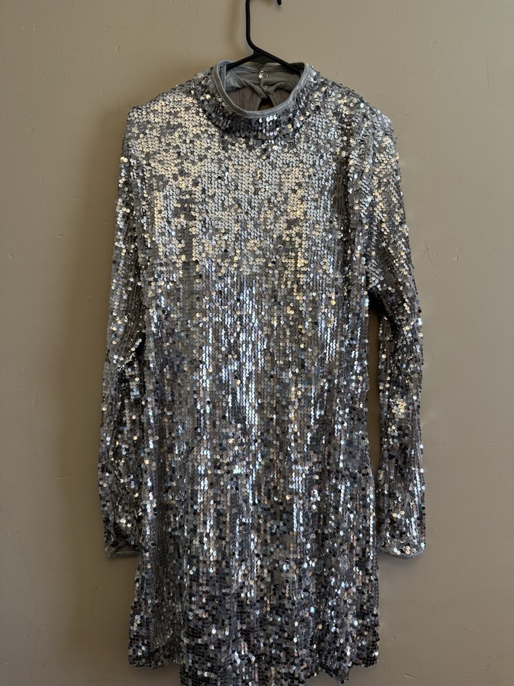 XXL women’s Shirt Silver Sequin Cocktail Dress. Built-In Liner. Short