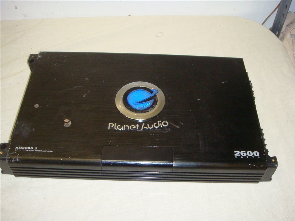 PLANET AUDIO AC2600.2 2 CHANNEL 2600W CAR POWER AMPLIFIER FOR PARTS/REPAIR