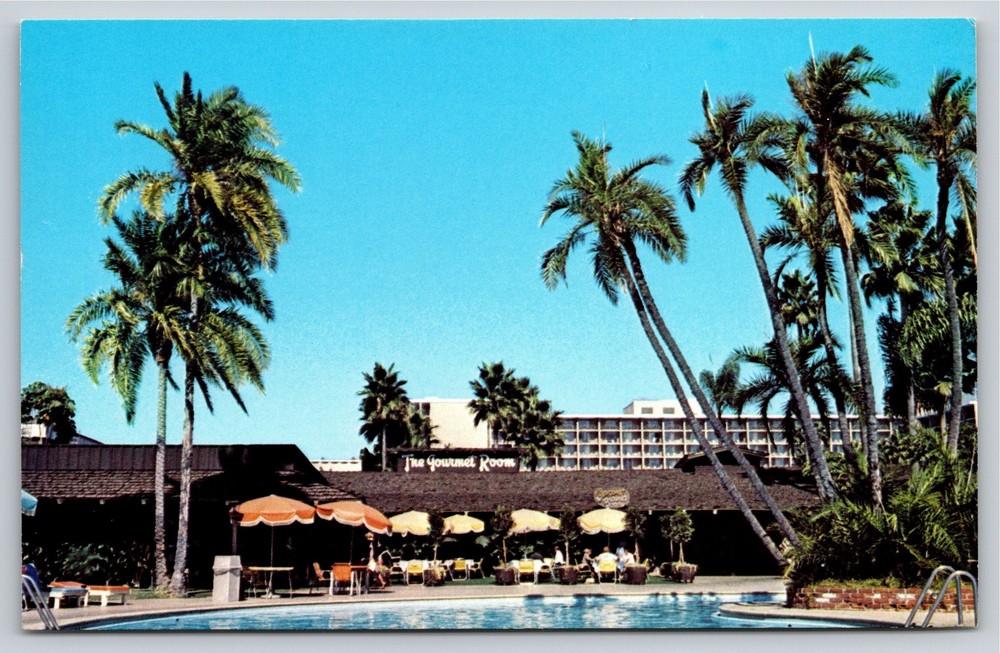 San Diego California~Town & Country Atlas Hotel Pool Scene~Vintage Postcard