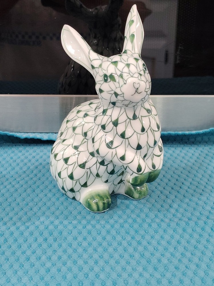 Vintage Andrea by Sadek Green Fishnet Handpainted Bunny Rabbit Sitting Long Ears
