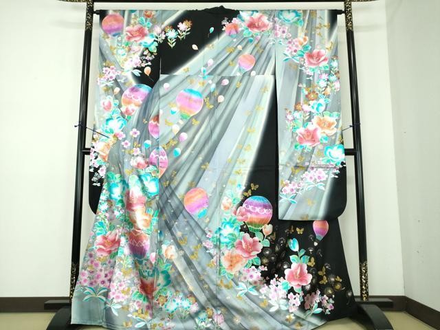 Heiwaya Long-Sleeved Kimono Butterfly Flower Pattern Japanese Silk Elegant