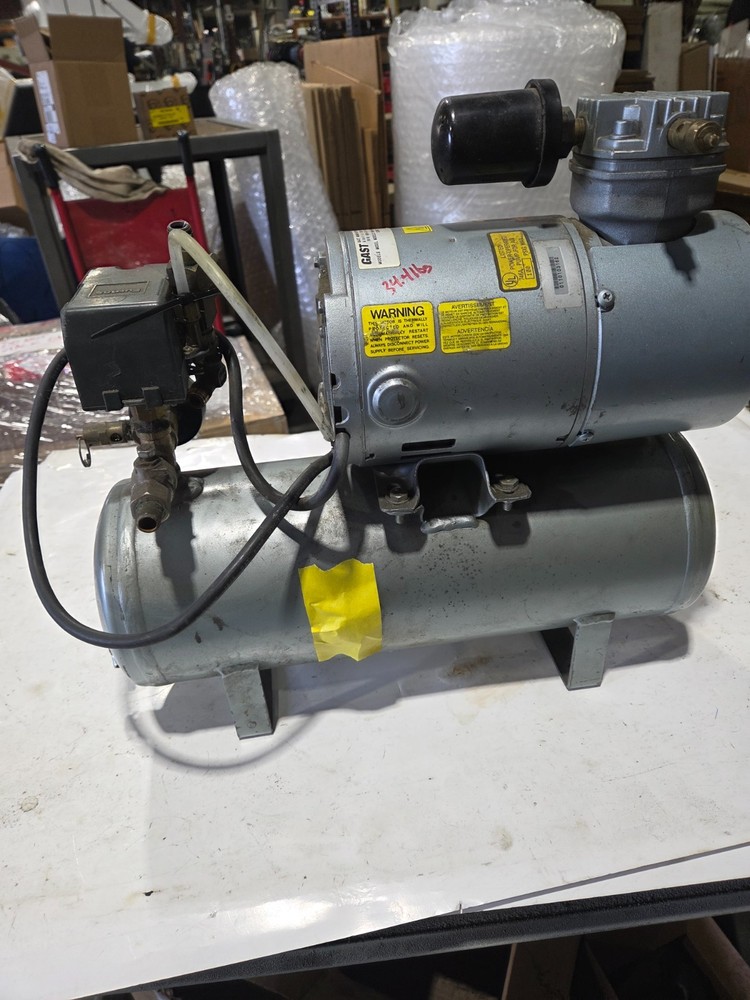 GAST AIR COMPRESSOR 1HAB-44-M100X  used for parts 120V