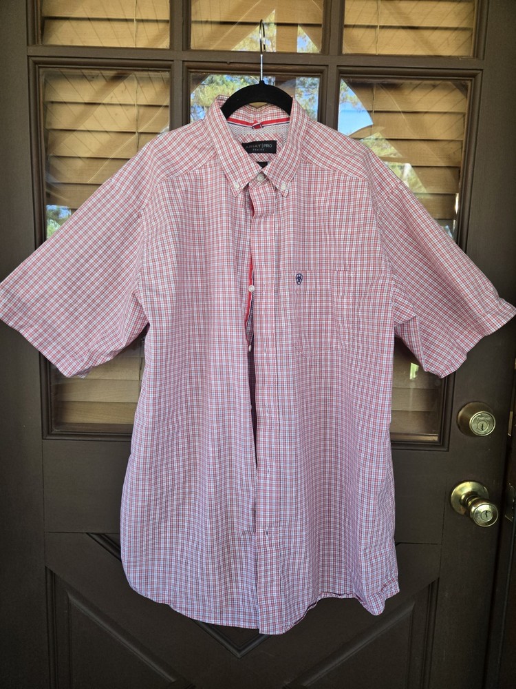 Ariat Pro Series Men's Short Sleeve Plaid. Red And Blue Size Large