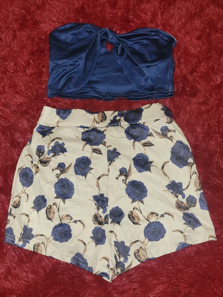 Blue Floral 2 Piece Outfit Set, Sleeveless Crop Top, Shorts, Size S, Spandex