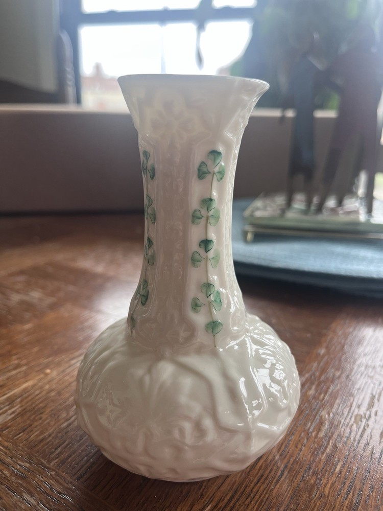 Vintage Belleek Ireland Shamrock Bud Vase 6th Green Mark  Irish Porcelain 5”