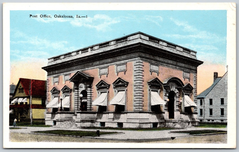 Post Office Oskaloosa Iowa Classical Revival Architecture VINTAGE Postcard 10267
