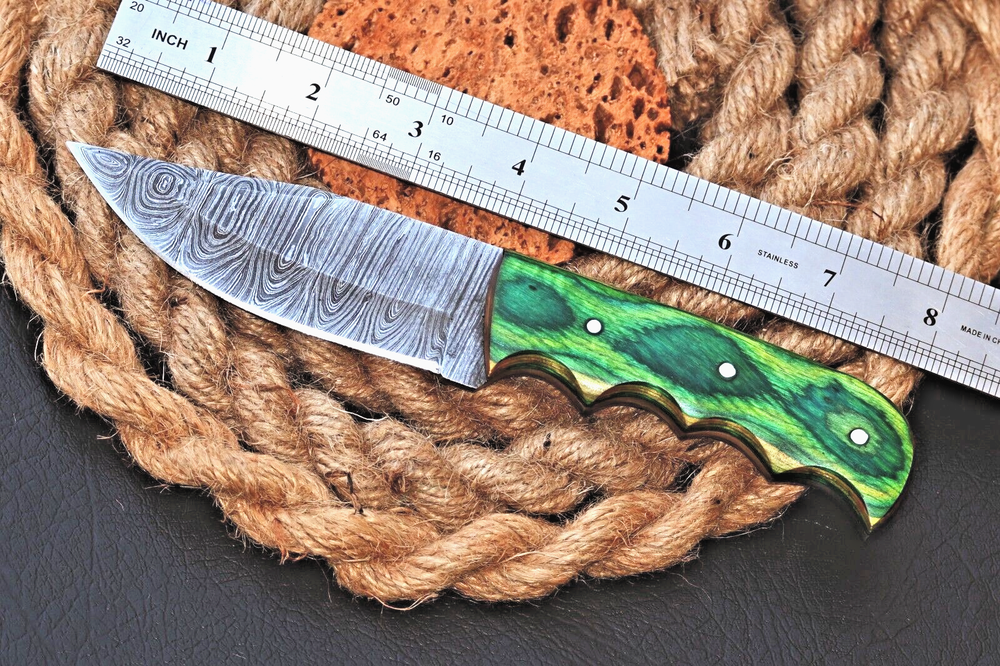 Custom Forged Damascus Steel Skinning Hunting Knife with 32 SS Blade