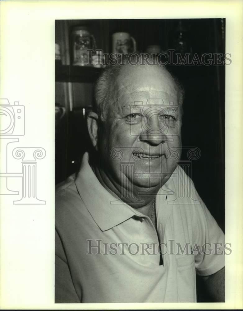 1992 Press Photo St. Bernard's Sportsmans' League President, Pete Savoye.