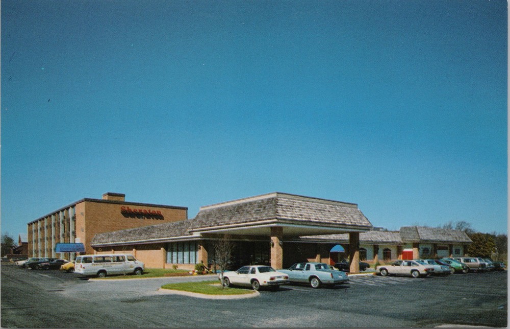 Roadside~Sheraton Patriot Inn & Conference Center~Williamsburg VA~Vintage PC