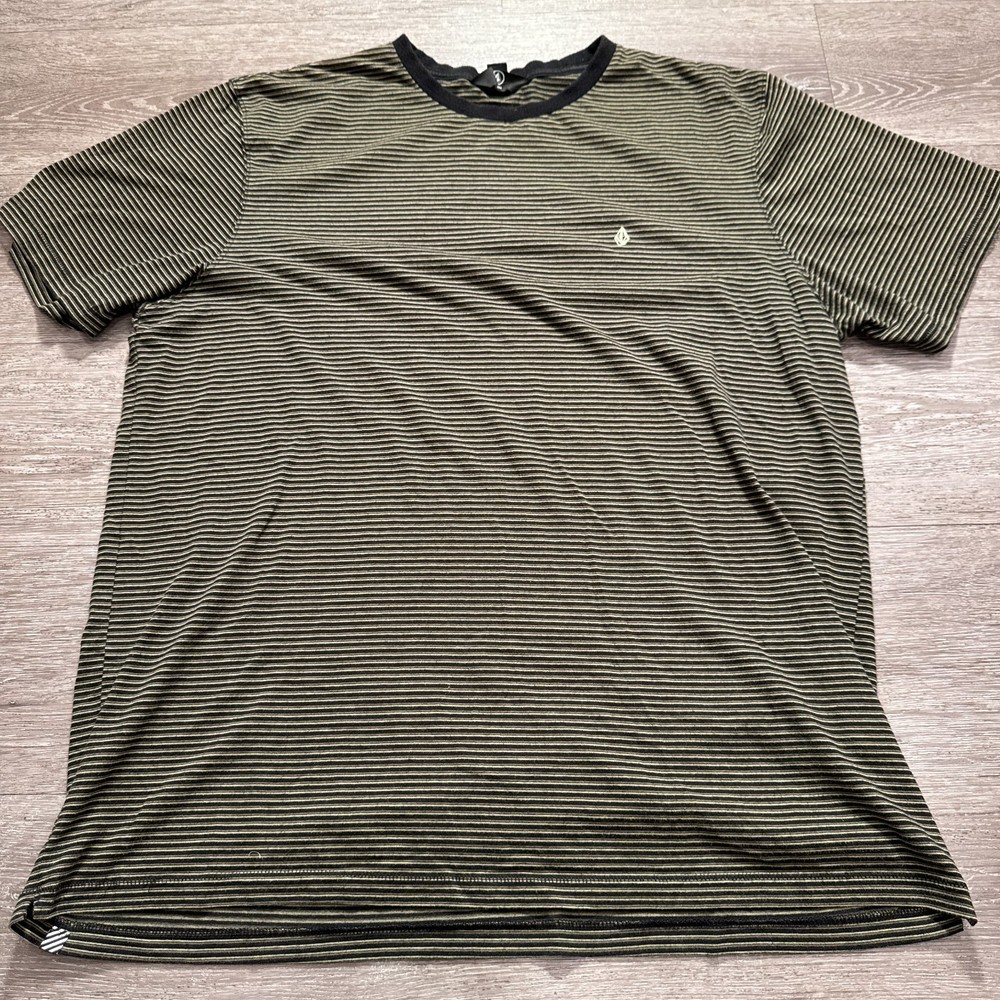 Vintage Volcom Shirt Mens XXL Stripe Short Sleeve Tee Crew Neck Y2K Surf Skate