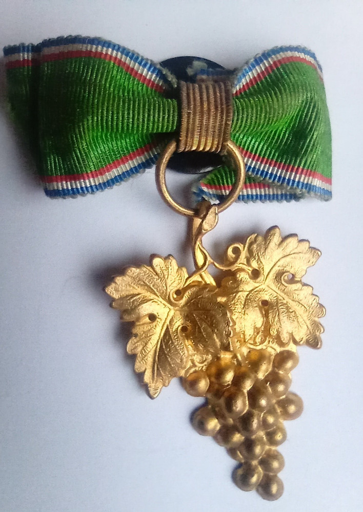 French Winegrower Award Buttonhole Badge / Brooch