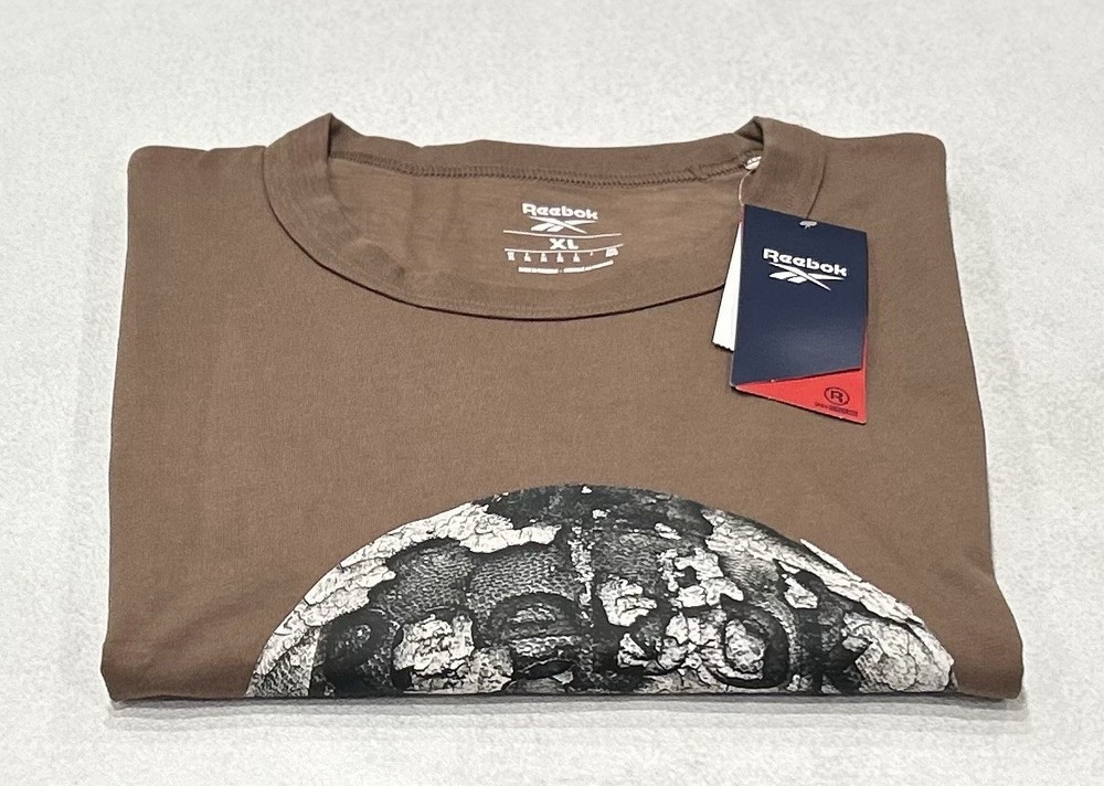 Reebok Men's Regular Fit Short Sleeve Graphic Hoopwear T-Shirt, Brown, XL