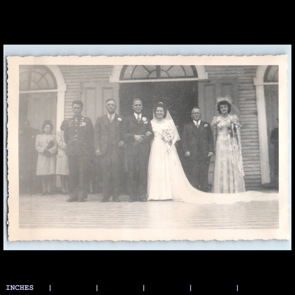 Old Vintage Photo MEN WOMEN BRIDE GROOM WEDDING DRESS