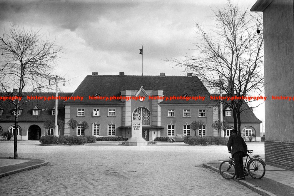 F021158 View of railway station Neu Bentschen Zbaszynek Poland 1945