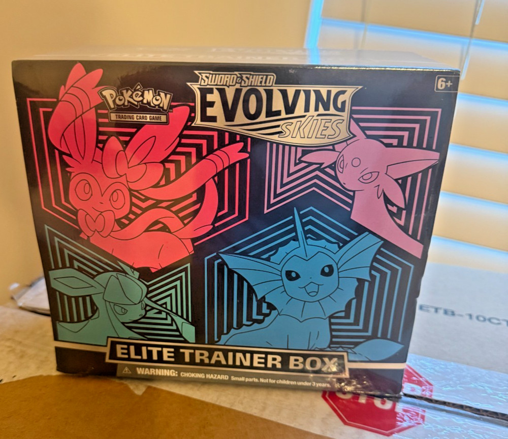Pokemon TCG Sword and Shield Evolving Skies Elite Trainer Box ETB Sealed