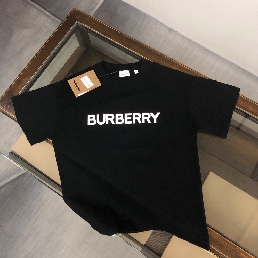 BUR*BERRY Unisex Oversized Black Classic Crew-Neck Short-Sleeve Shirt M