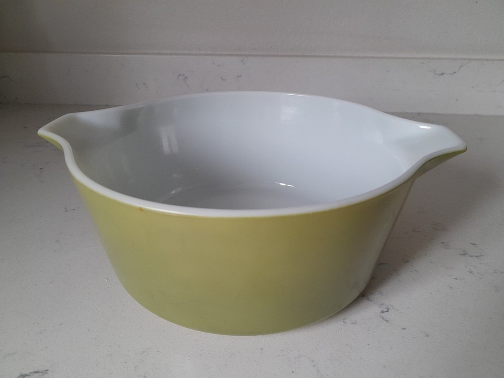 Vintage Pyrex Olive Verde Casserole Dish No Lid  475-B 2 1/2 QT