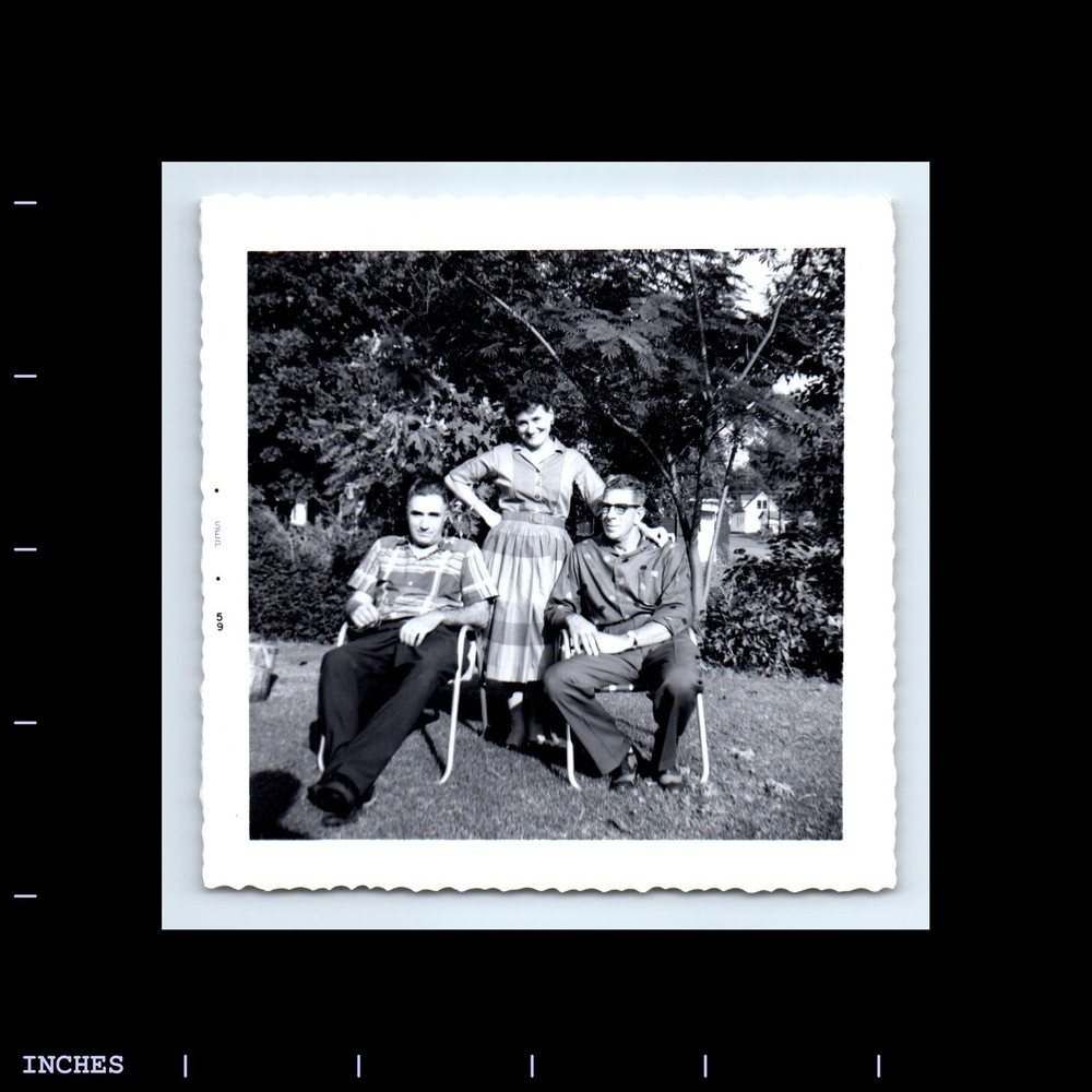 Old Vintage Photo MEN SITTING IN CHAIRS WOMAN IN YARD 1959