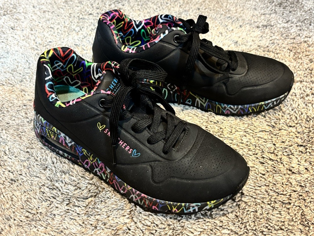 Skechers Uno Loving Sneakers in Size 8 for Women