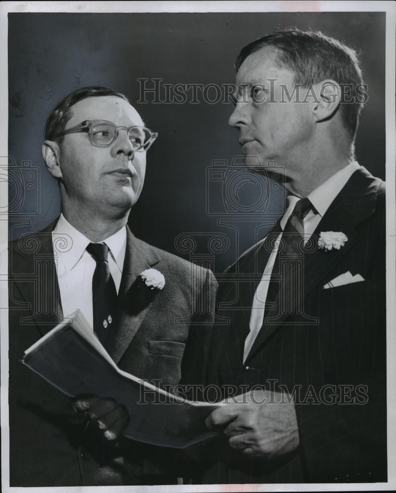 1955 Press Photo Philadelphia Mayor Joseph Clark Junior Poses With Mayor Zeidler