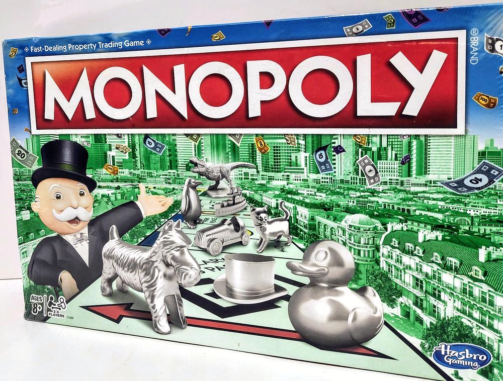 Monopoly - Hasbro - The Classic Property Trading Board Game - New/Sealed - 2017