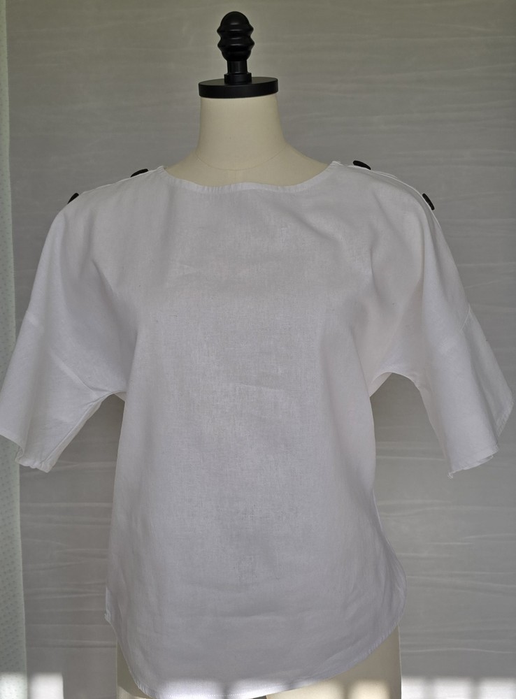 Ellen Tracy  Linen Blouse White Button Shoulder Boatneck Top L