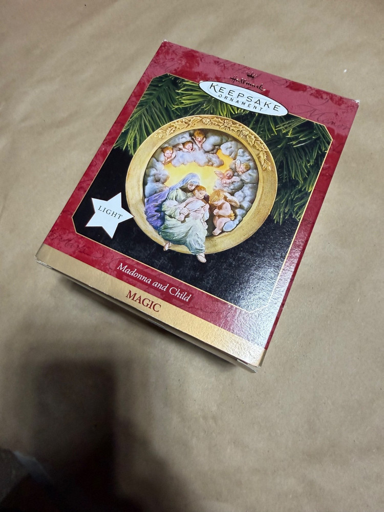 1997 MADONNA AND CHILD Magic Collector's Hallmark Keepsake Ornament
