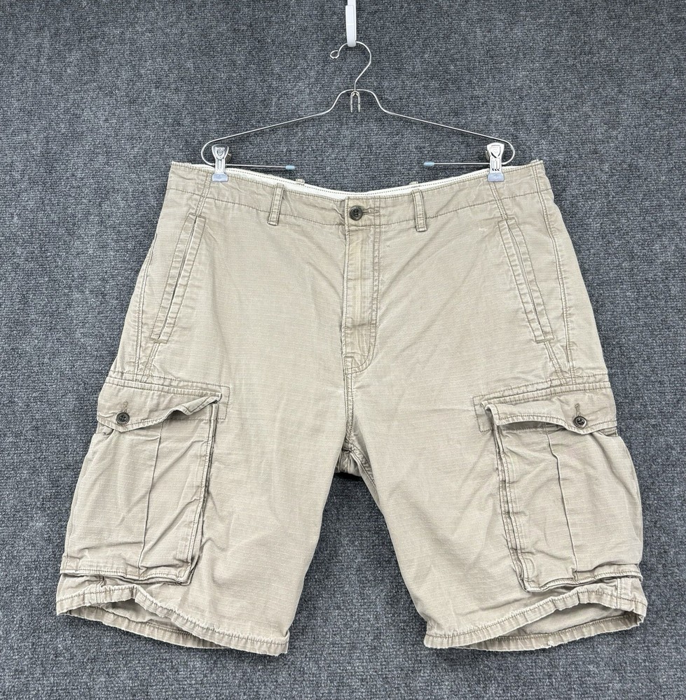 Levi’s Cargo Shorts Khaki Men’s Size 36 Casual 10” Inseam Utility Outdoor