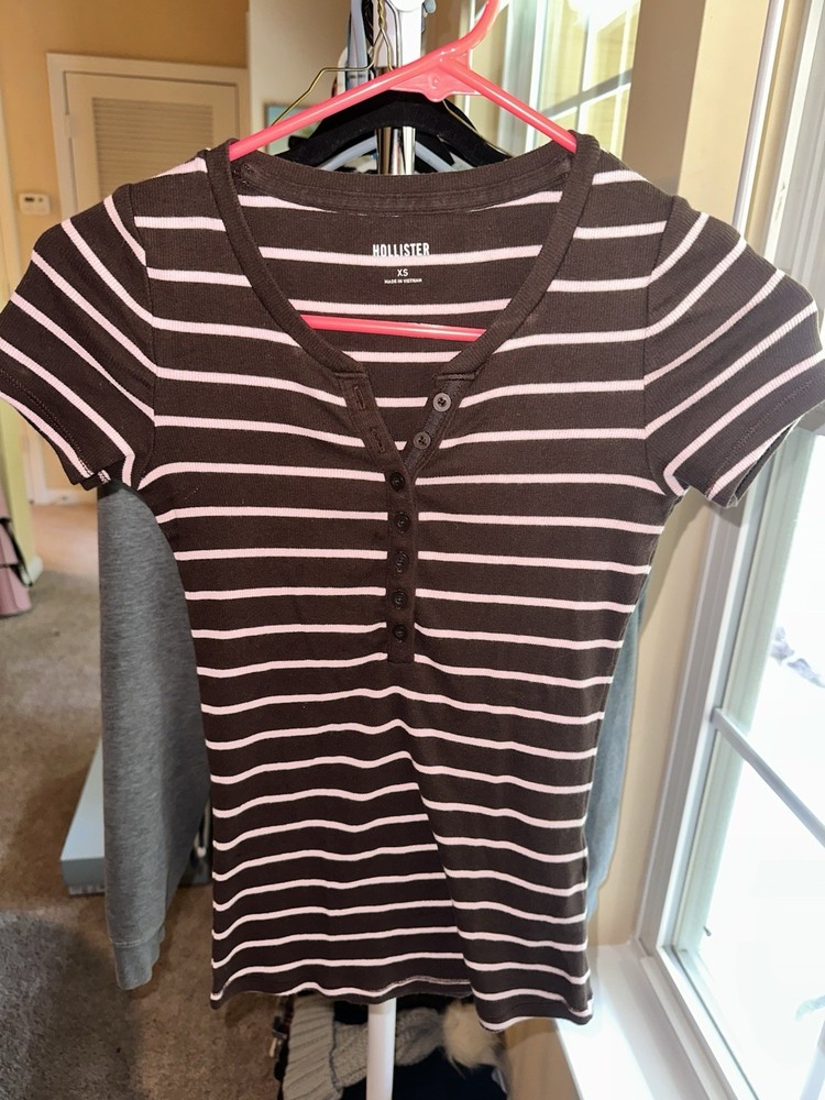 Hollister Women's XS Brown/White Striped Henley V-Neck Short Sleeve Tee